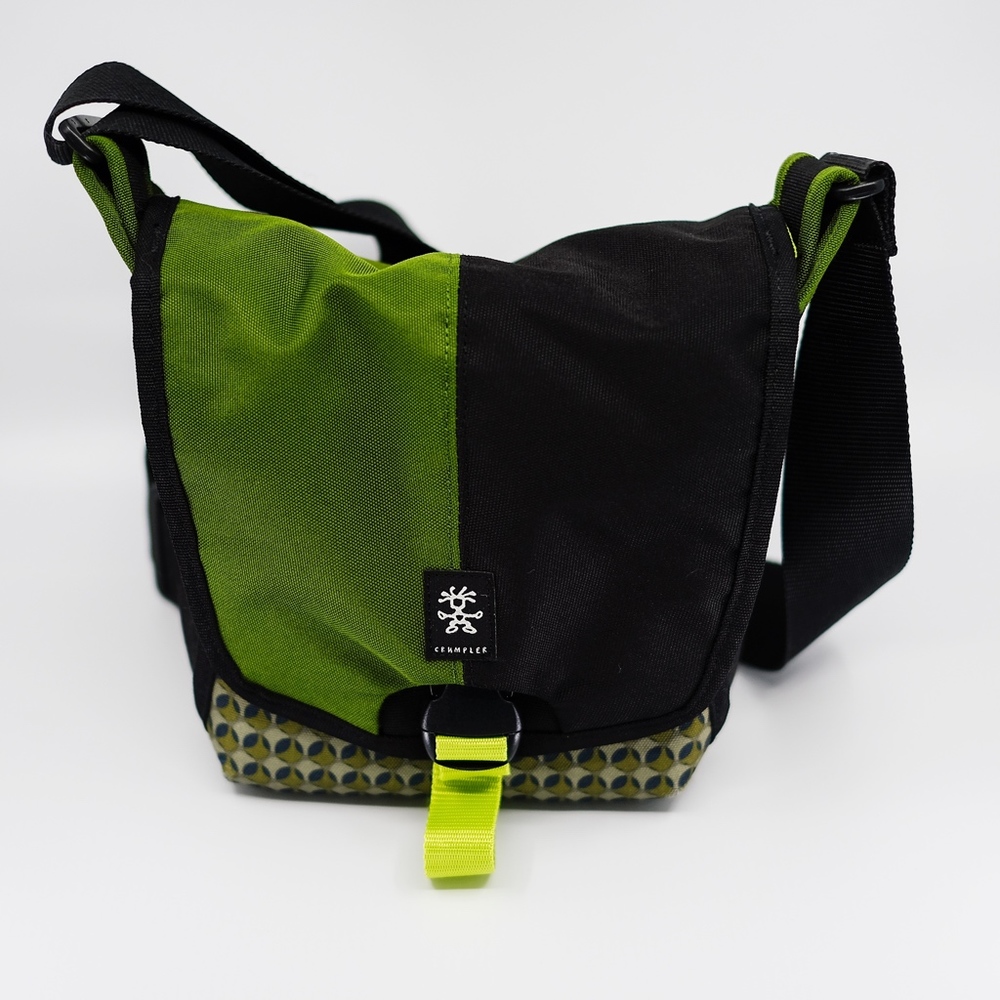 Crumpler 4 Million Dollar Home - Camera Ba